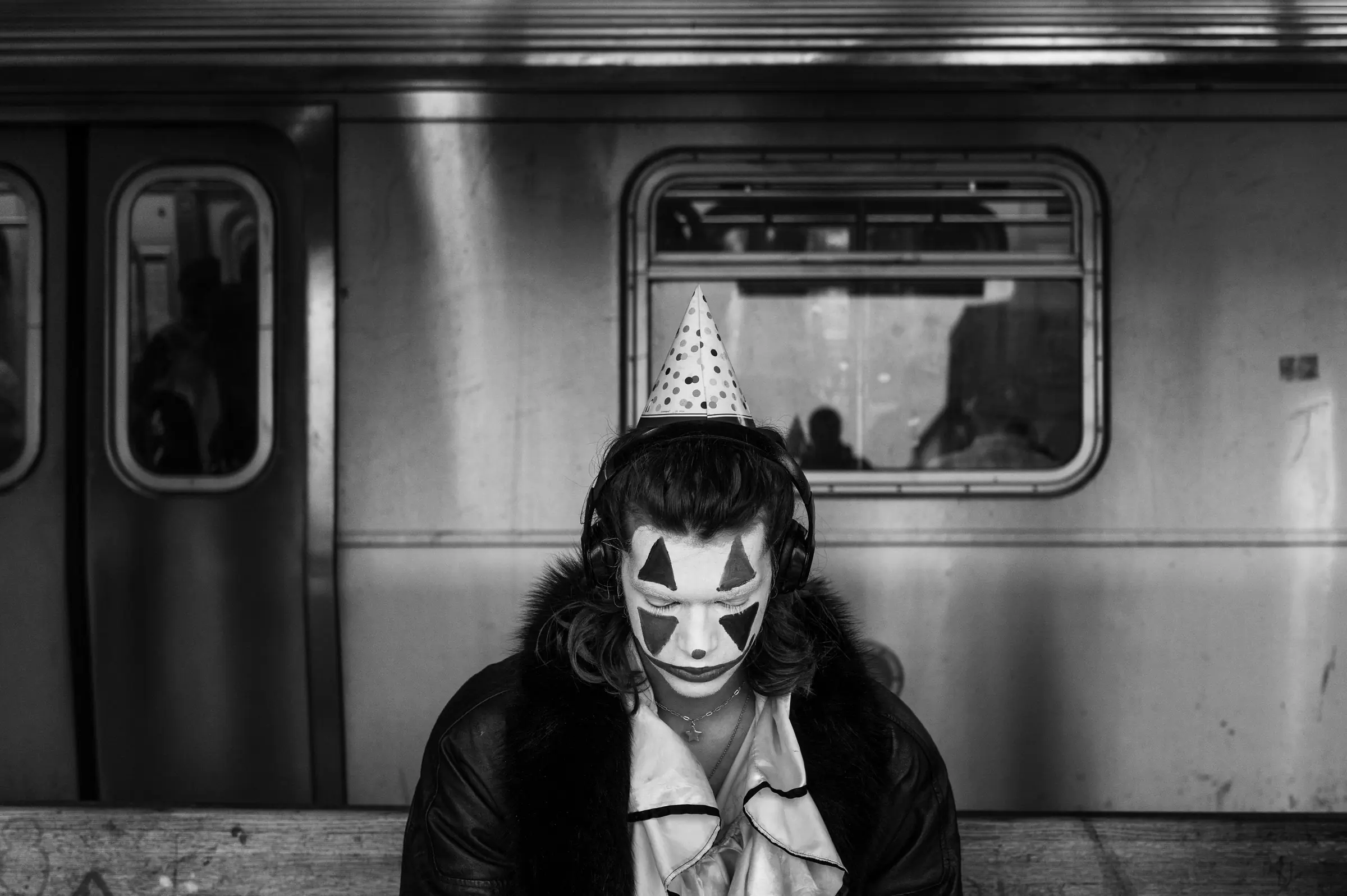 Portrait shot by Wojtek Koziara on the New York subway